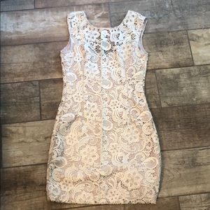 Ivory lace Bebe dress size 2.
